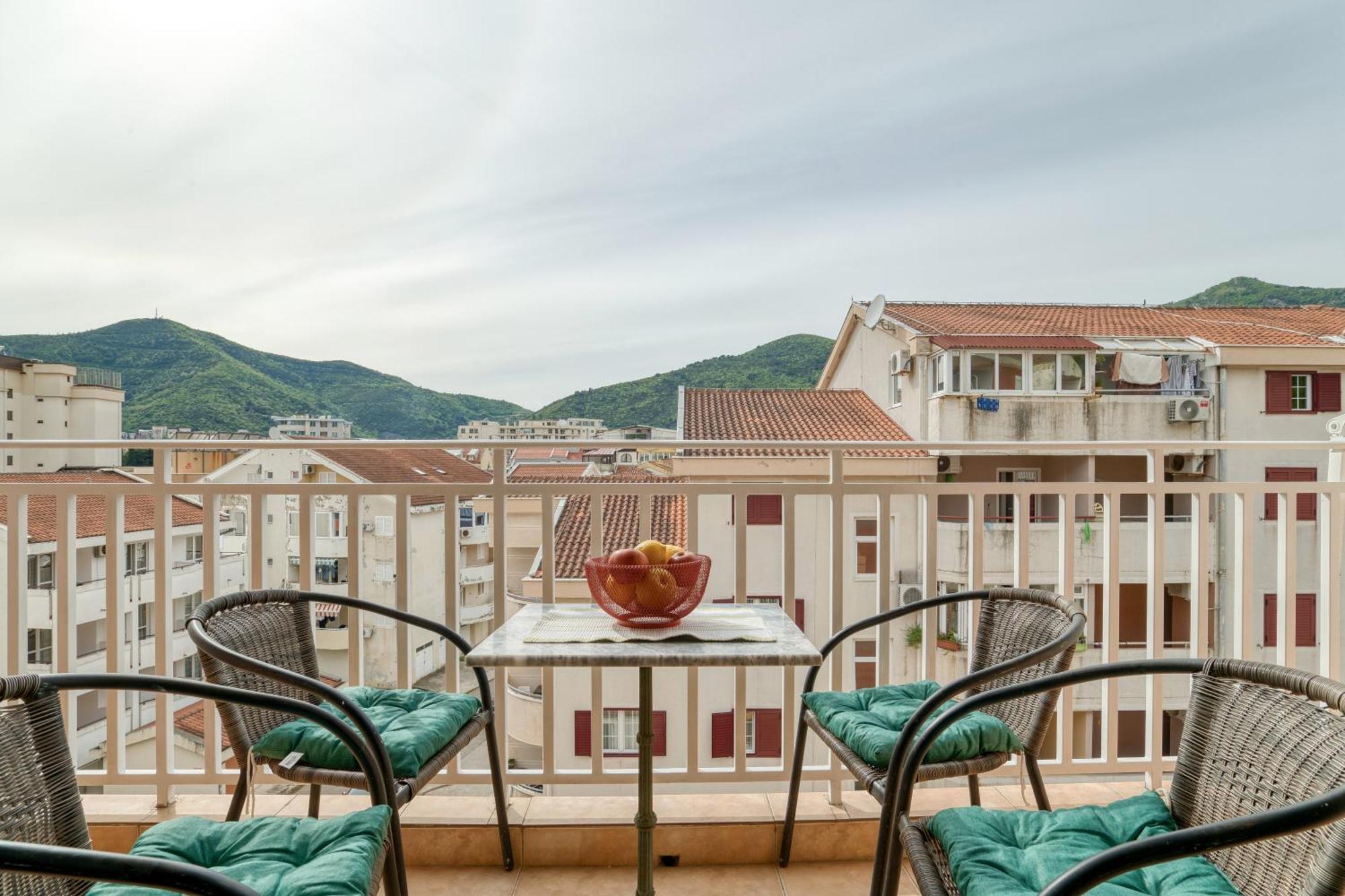 Comfort Apartment Near The Beach Budva Exterior photo