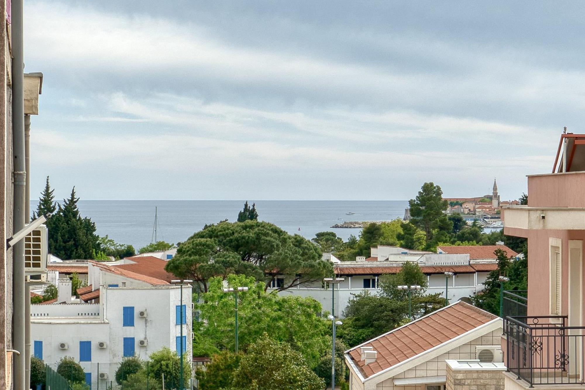 Comfort Apartment Near The Beach Budva Exterior photo