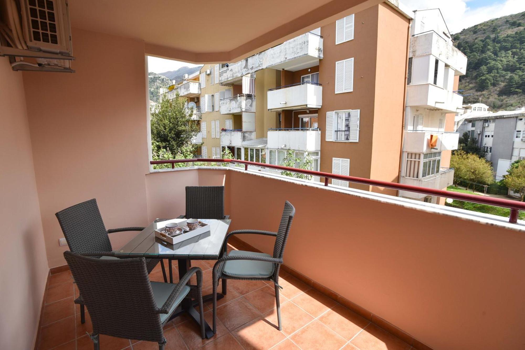 Comfort Apartment Near The Beach Budva Exterior photo